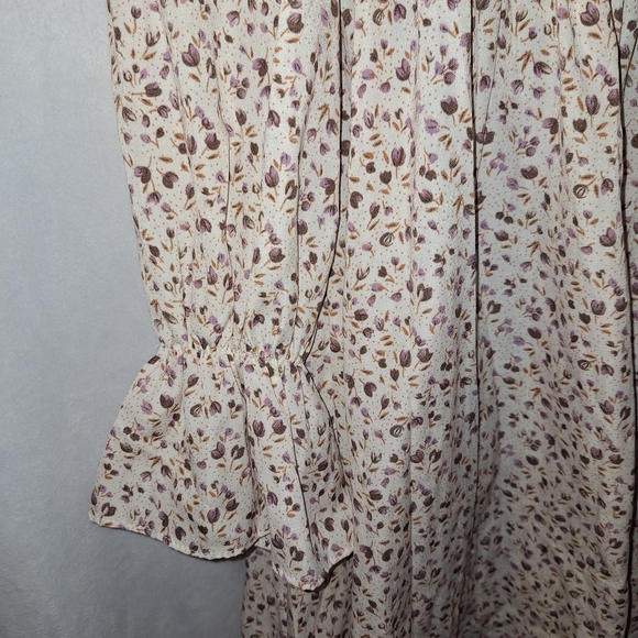 Floral Mini Dress with Square Neckline - Picture 3 of 4